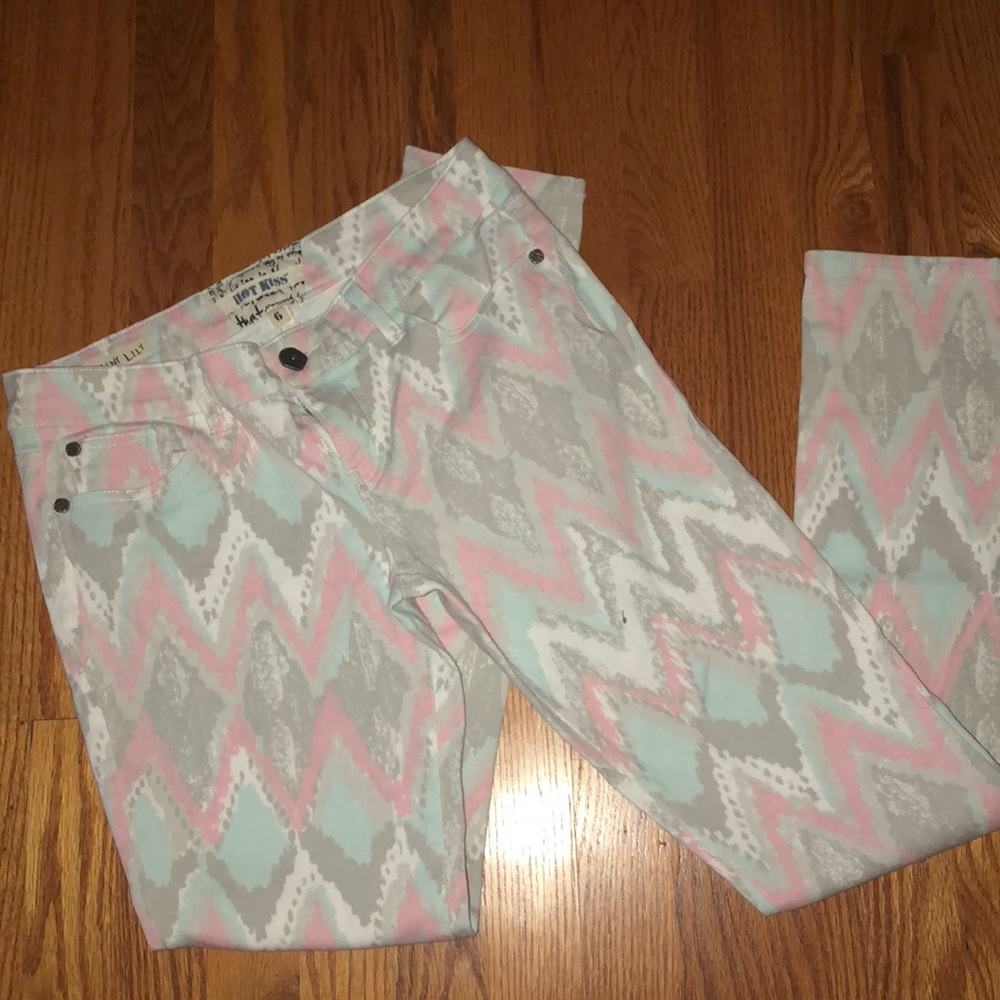 Hot Kiss Skinny Lily chevron print jeans